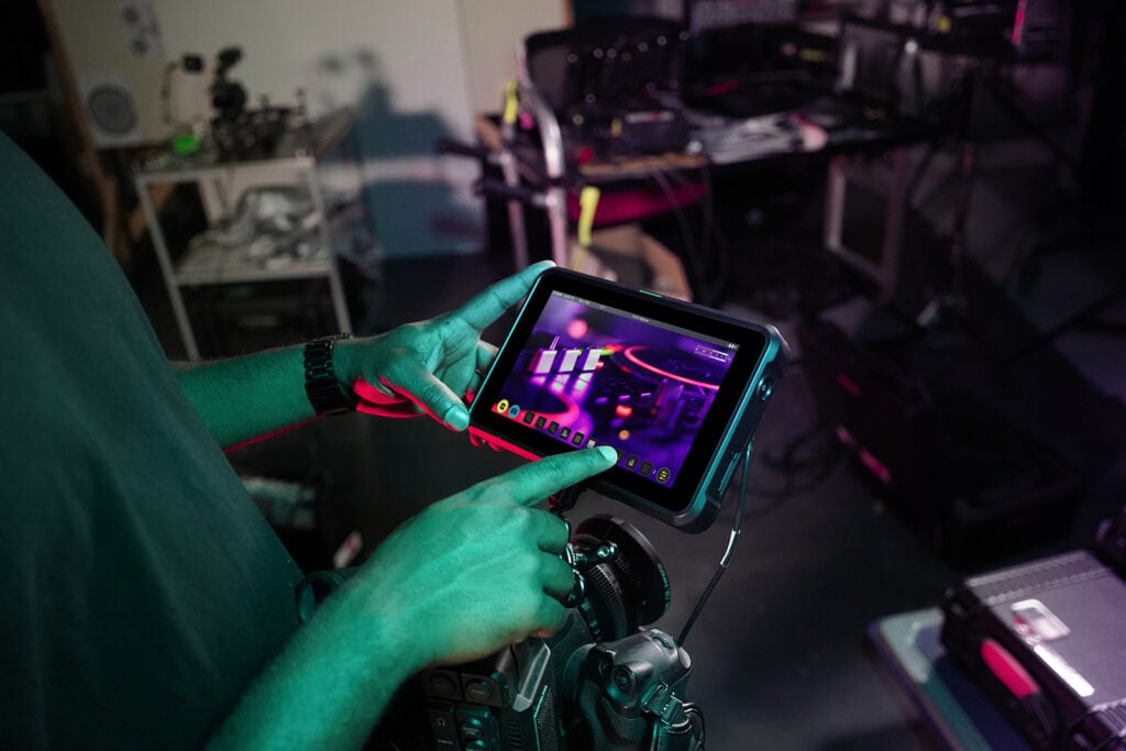 Shinobi 7 monitor touchscreen